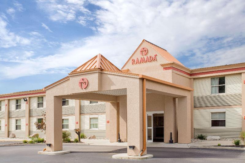 فندق Ramada By Wyndham Angola/fremont Area