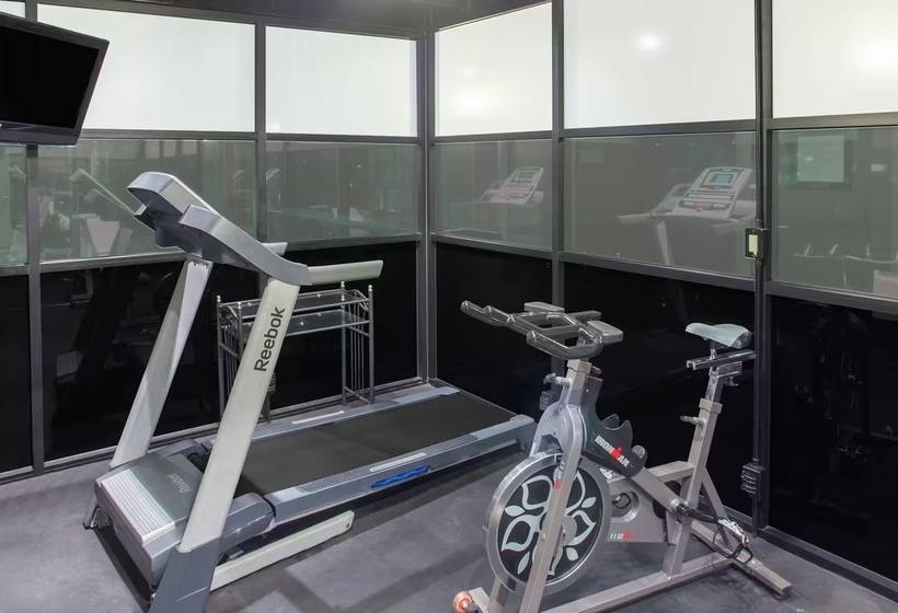 فندق Ramada By Wyndham Culver City