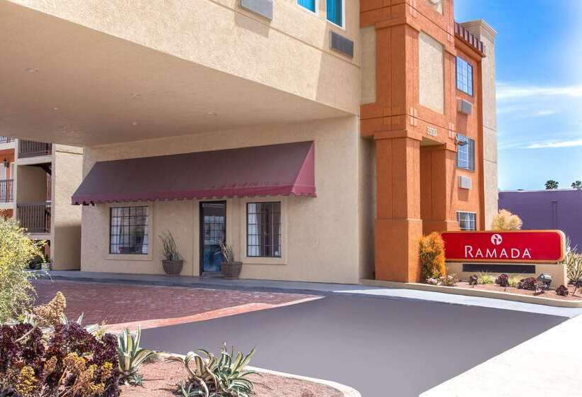 فندق Ramada By Wyndham Culver City