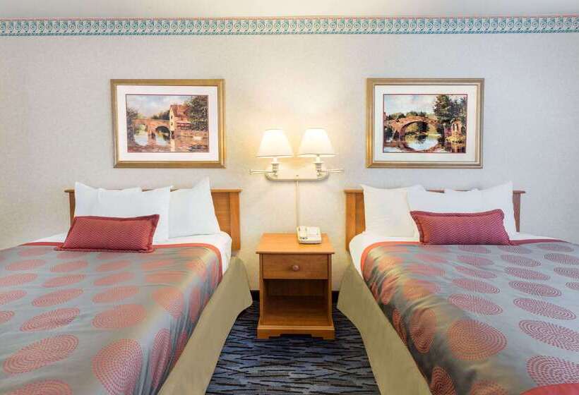 בית מלון כפרי Ramada By Wyndham Kent Seattle Area