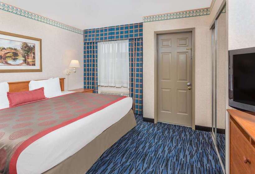 בית מלון כפרי Ramada By Wyndham Kent Seattle Area