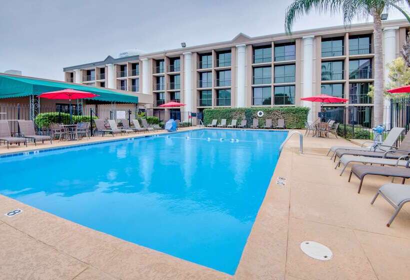 호텔 Ramada By Wyndham Metairie New Orleans Airport
