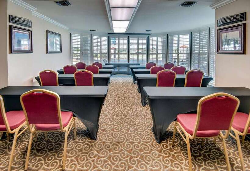 호텔 Ramada By Wyndham Metairie New Orleans Airport