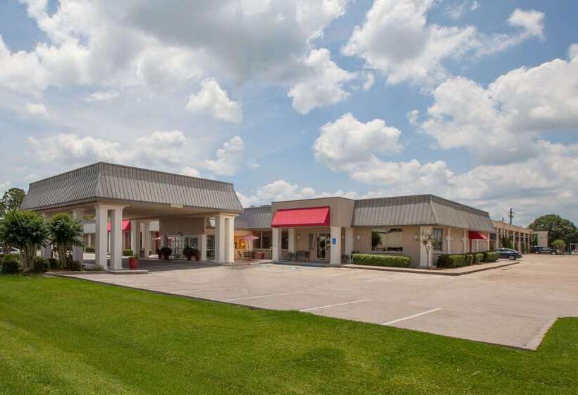 فندق Ramada By Wyndham New Iberia