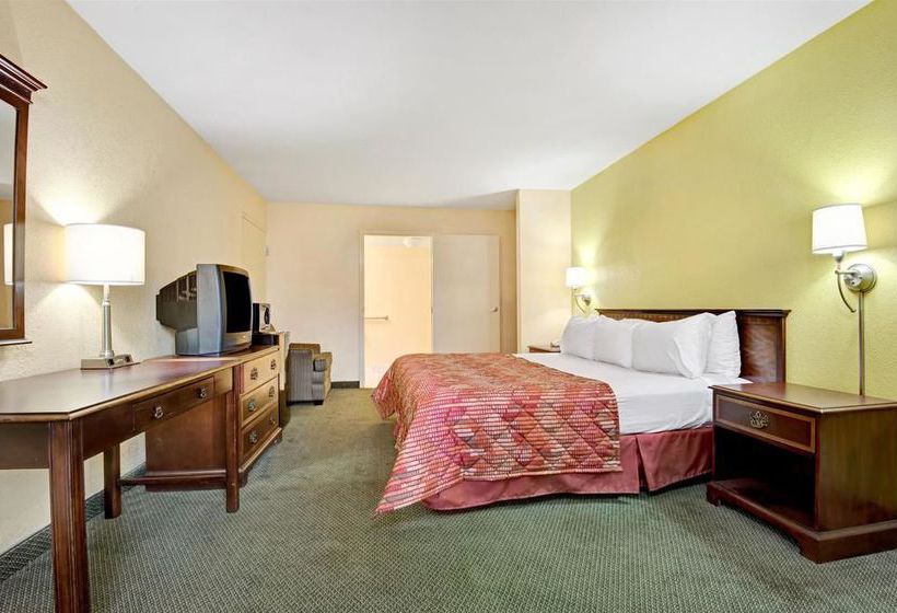 هتل Days Inn By Wyndham Montgomery Near Aum