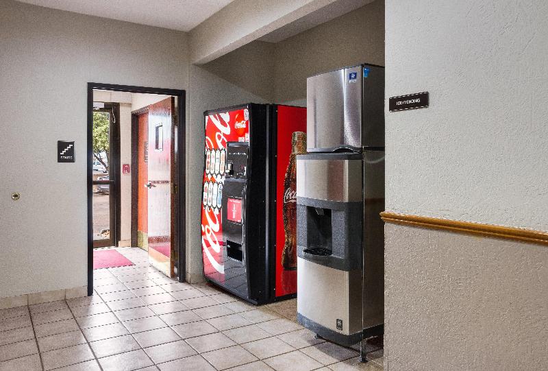 Отель Red Roof Inn Dumas