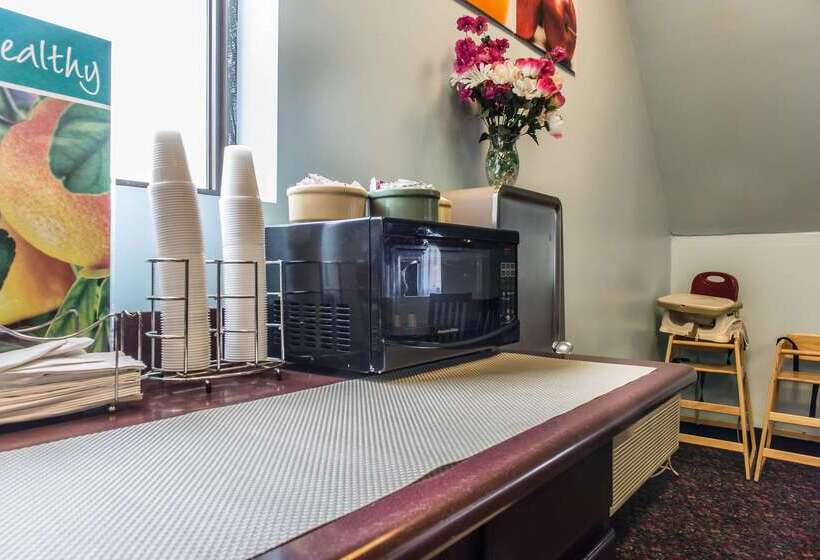 Отель Rodeway Inn