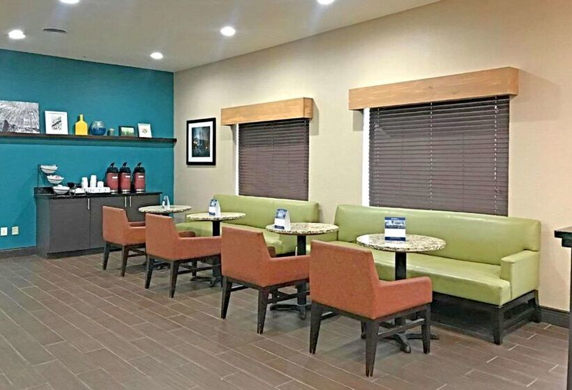 酒店 Rodeway Inn & Suites