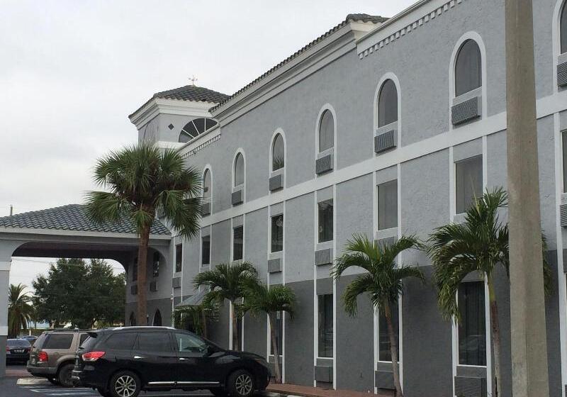 فندق Ruskin Inn Tampasun City Center