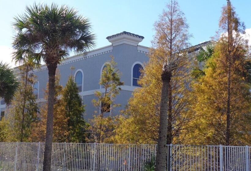 فندق Ruskin Inn Tampasun City Center