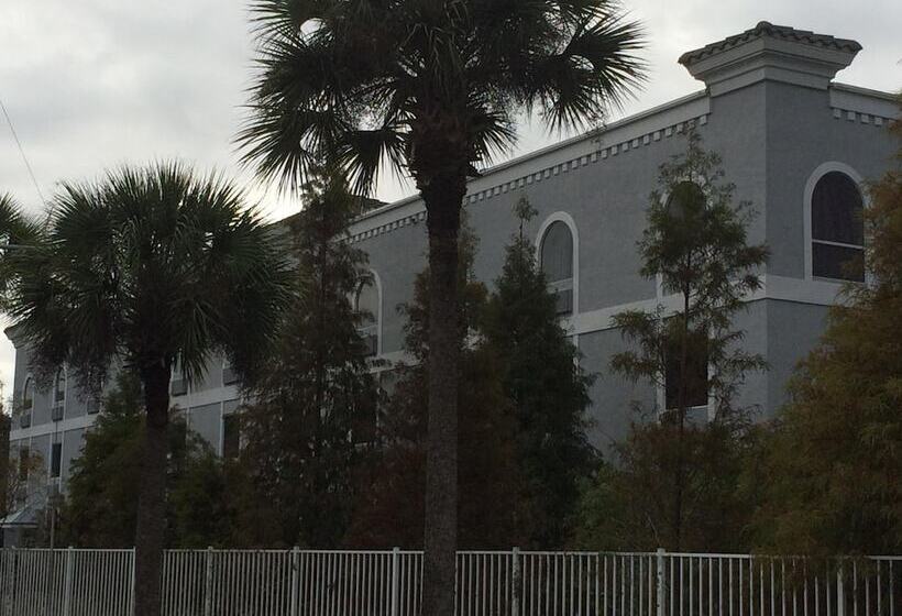 فندق Ruskin Inn Tampasun City Center