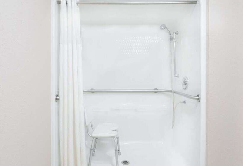 هتل Super 8 By Wyndham El Dorado