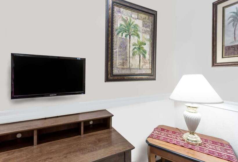 هتل Super 8 By Wyndham El Dorado