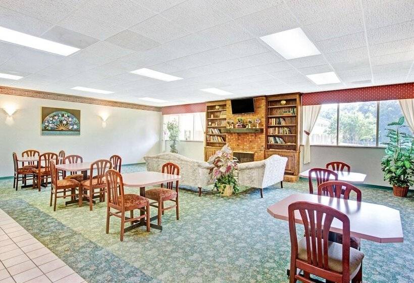 ホテル Super 8 By Wyndham Gaffney