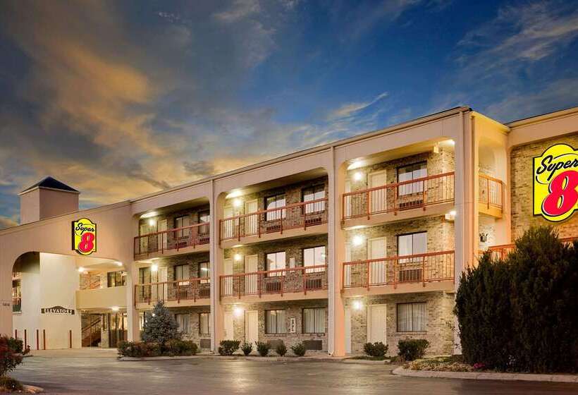 هتل Super 8 By Wyndham Hermitage Nashville