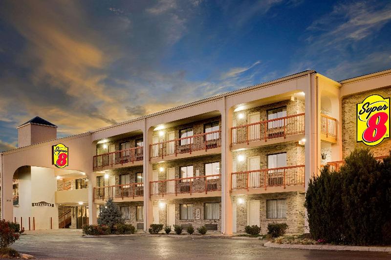 هتل Super 8 By Wyndham Hermitage Nashville