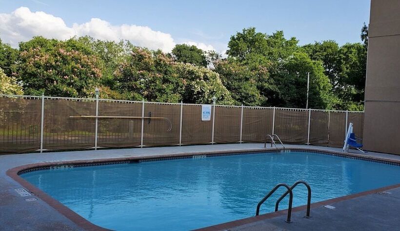 فندق Super 8 By Wyndham Temple I35