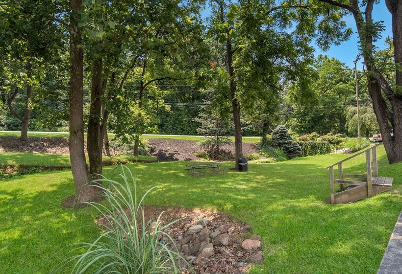 Surestay Plus Hotel By Best Western Elizabethtown Hershey