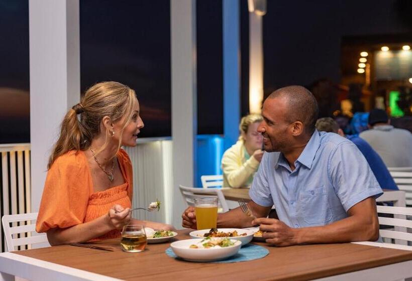 فندق Tides Folly Beach