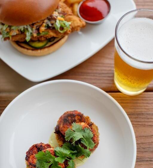 فندق Tides Folly Beach