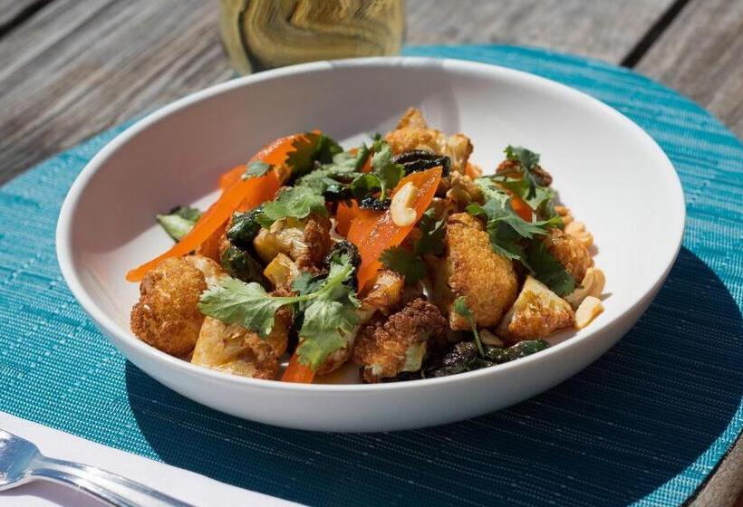 فندق Tides Folly Beach