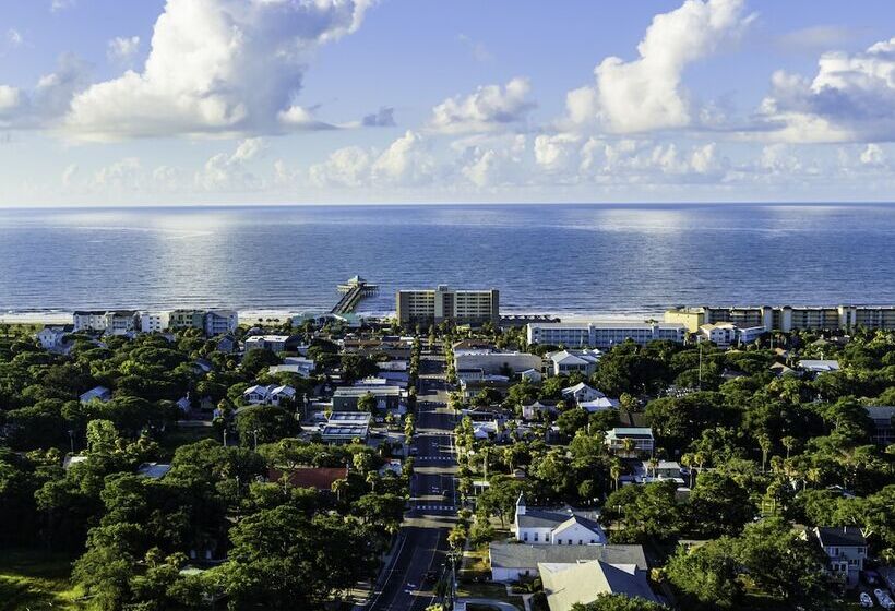 فندق Tides Folly Beach