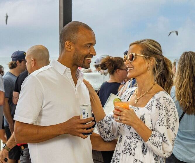 فندق Tides Folly Beach