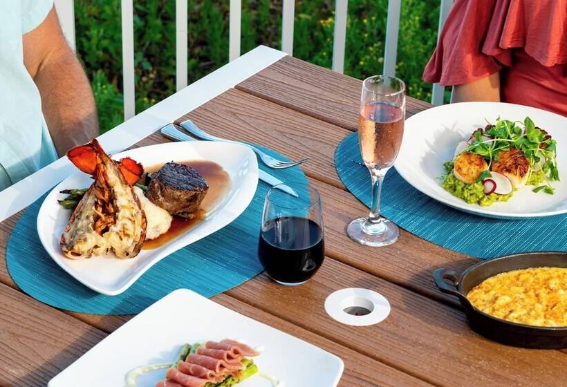 فندق Tides Folly Beach