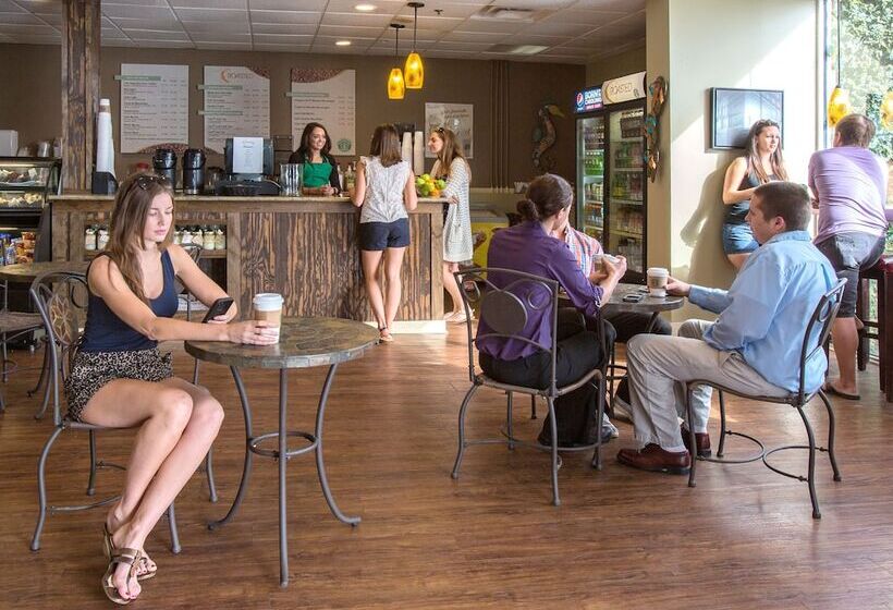 فندق Tides Folly Beach