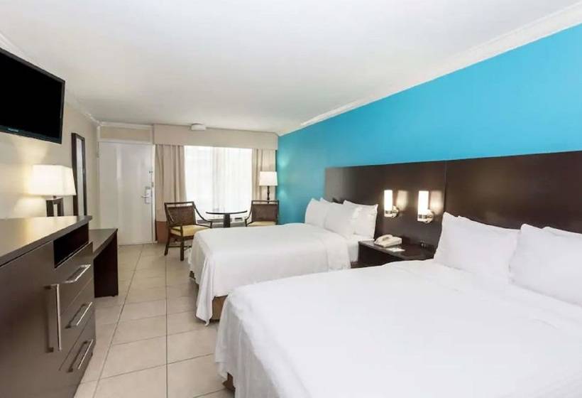 فندق Wyndham Garden Fort Myers Beach