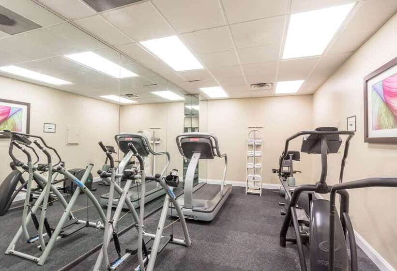 فندق Wyndham Garden Fort Myers Beach