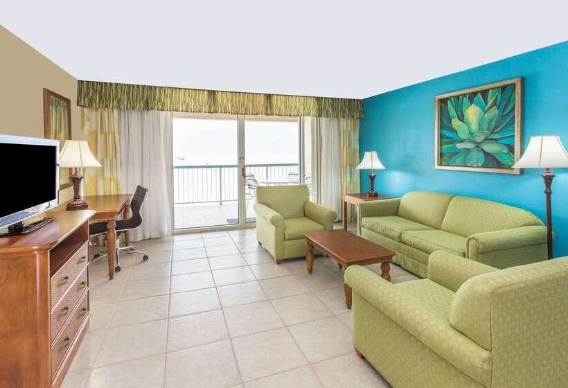 فندق Wyndham Garden Fort Myers Beach