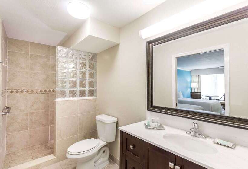 فندق Wyndham Garden Fort Myers Beach