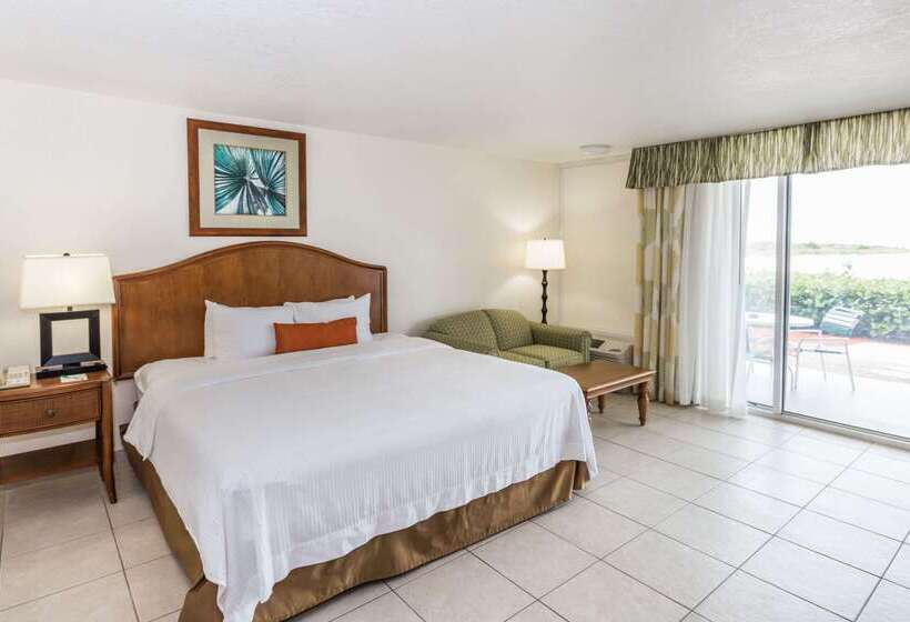 فندق Wyndham Garden Fort Myers Beach