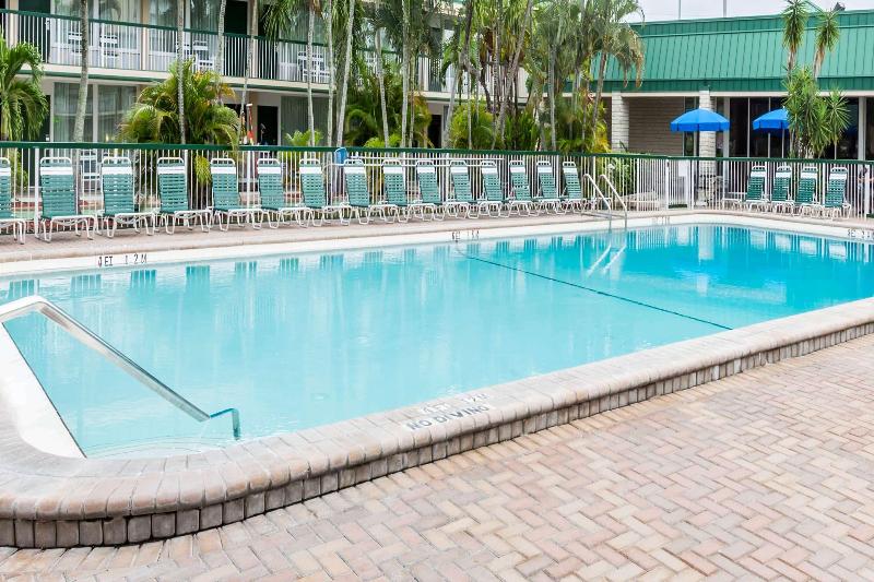 فندق Wyndham Garden Fort Myers Beach