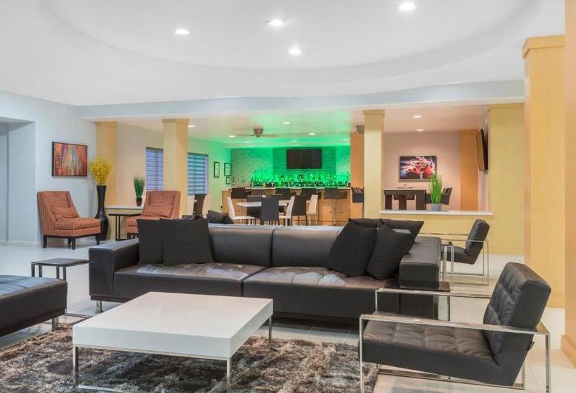 فندق Wyndham Garden Houston Willowbrook