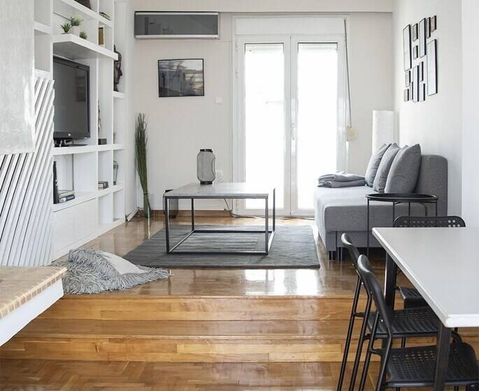 Amazing Renovated Penthouse In Pagkrati