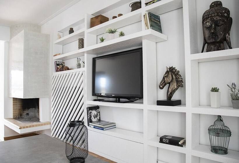 Amazing Renovated Penthouse In Pagkrati