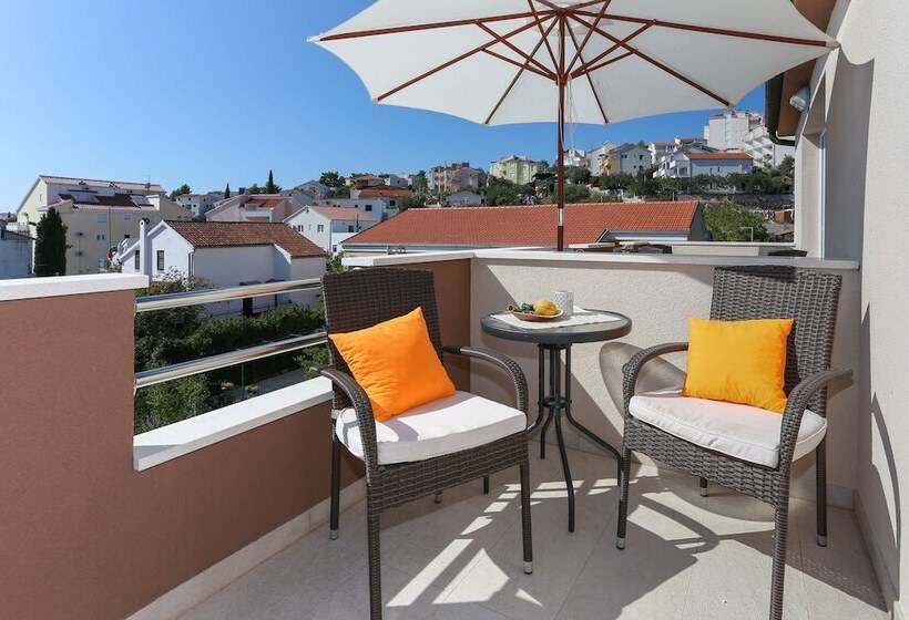 Bruno S Poolside Retreat