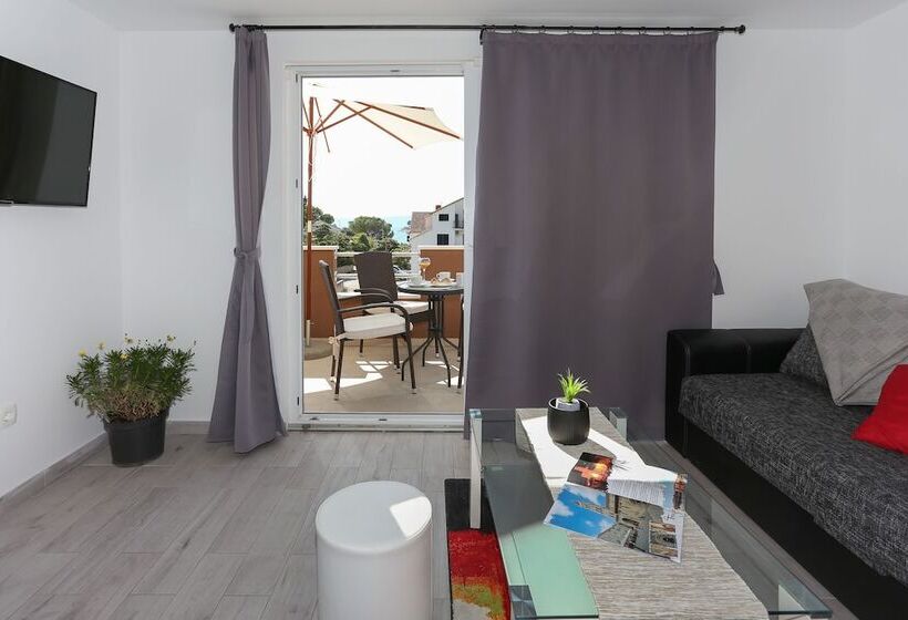 Bruno S Poolside Retreat