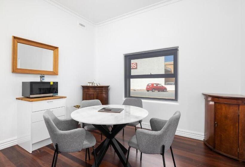 Deco Beach Luxury Apartments