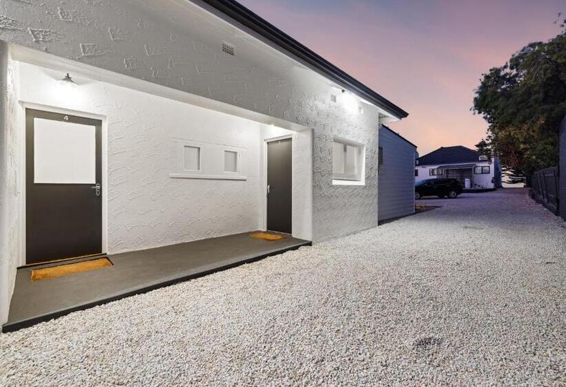 Deco Beach Luxury Apartments