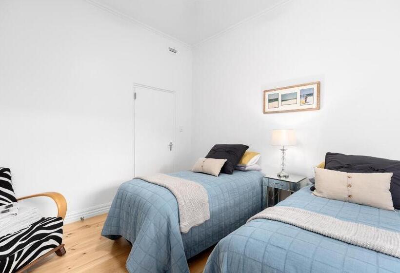 Deco Beach Luxury Apartments