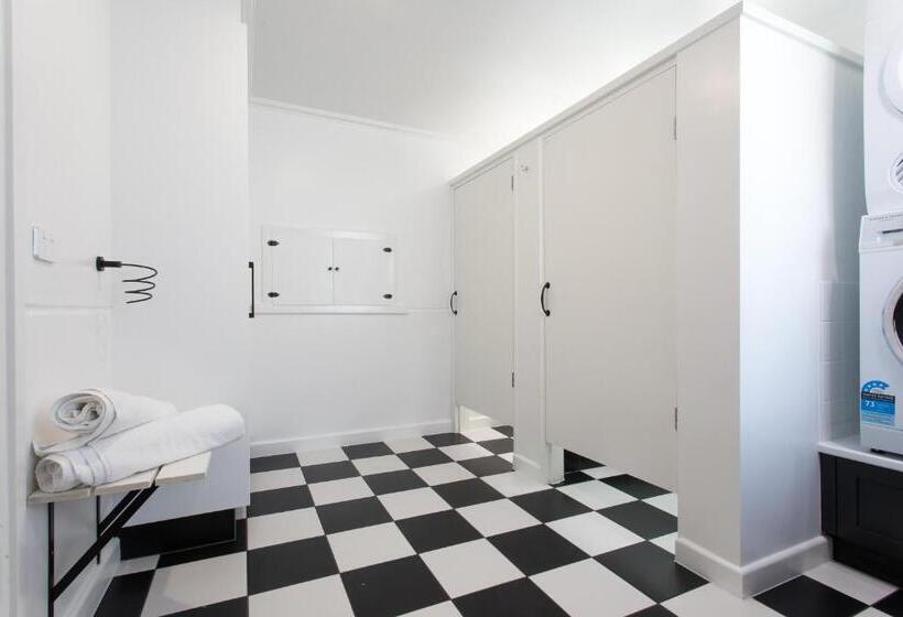 Deco Beach Luxury Apartments