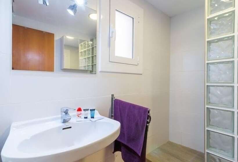 Family Flat With Parking Near Beach