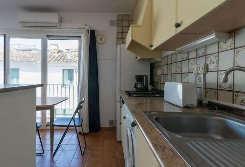 Family Flat With Parking Near Beach