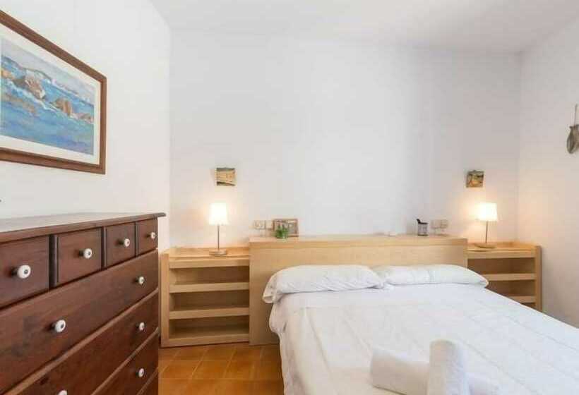 Family Flat With Parking Near Beach