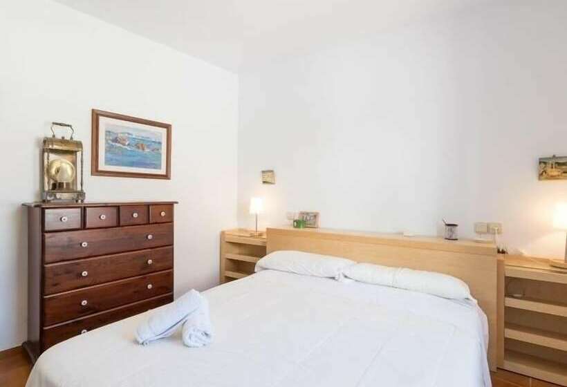 Family Flat With Parking Near Beach