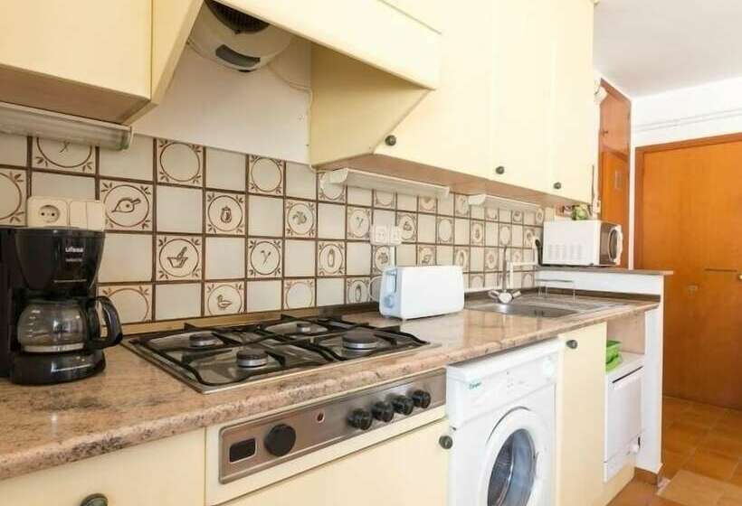 Family Flat With Parking Near Beach