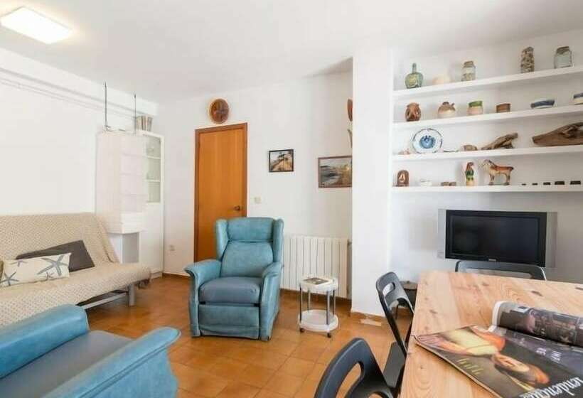 Family Flat With Parking Near Beach